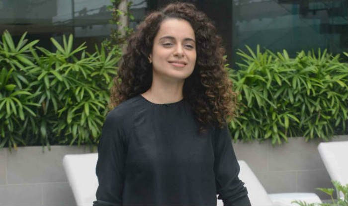 meghna010's tweet photo. Exclusive: #Kangana's #RaniLakshmibai biopic to now be directed by #KrishJagarlamudi. 
https://t.co/Ava8pcVCvu https://t.co/iYMcigpWlt