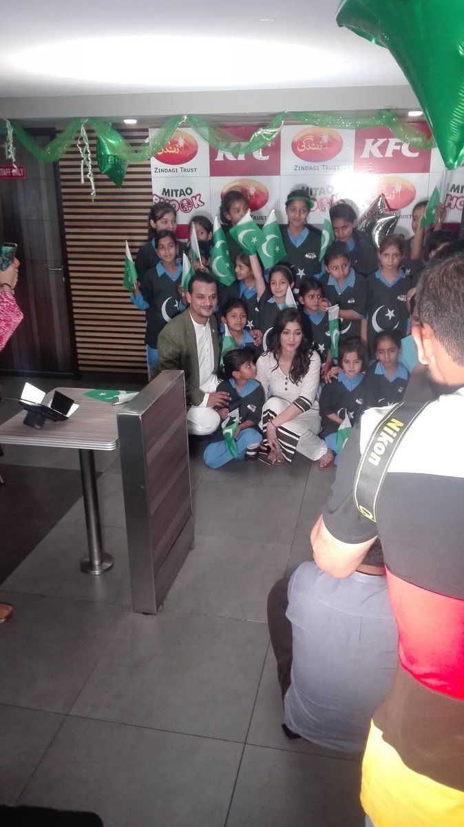 MuhammadObaid00's tweet image. #KfcPakistan
#Mitaobhook
#addhopetozindage
#educatepakistan
#forhaters
#istarha badlaygaPakistan