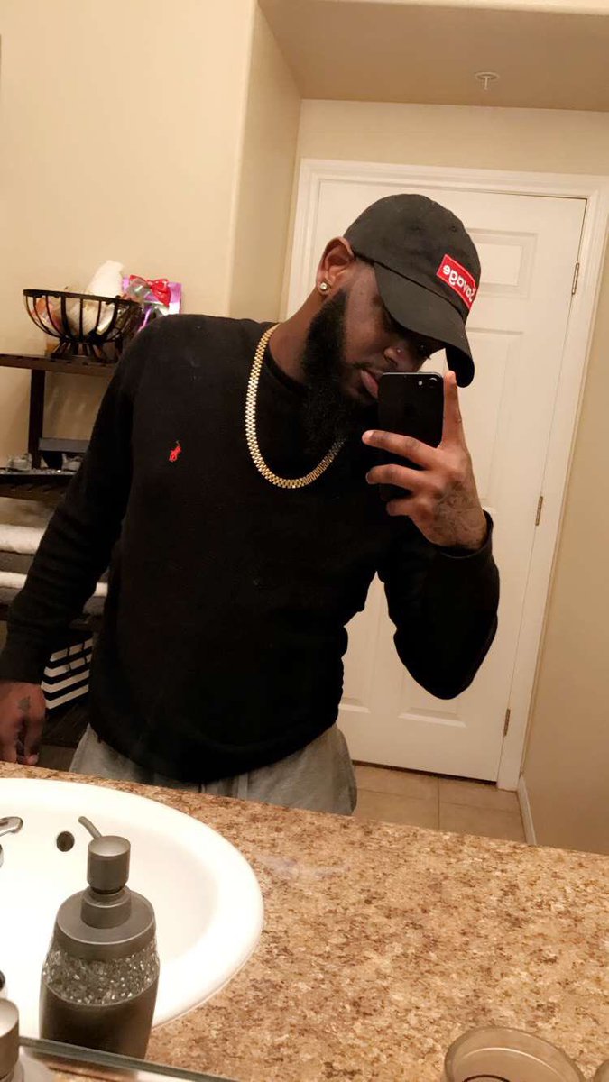 Suave_visuals's tweet photo. #Beardedguytwitter 😅😎🎅🏾 https://t.co/v557qeXmgn