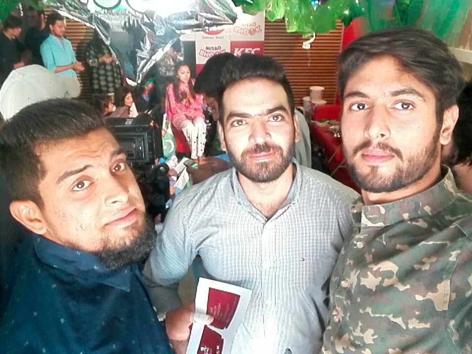 MuhammadObaid00's tweet image. #kfcPakistan
#educatePakistan
#mitaobhook
#jagooooPakistan