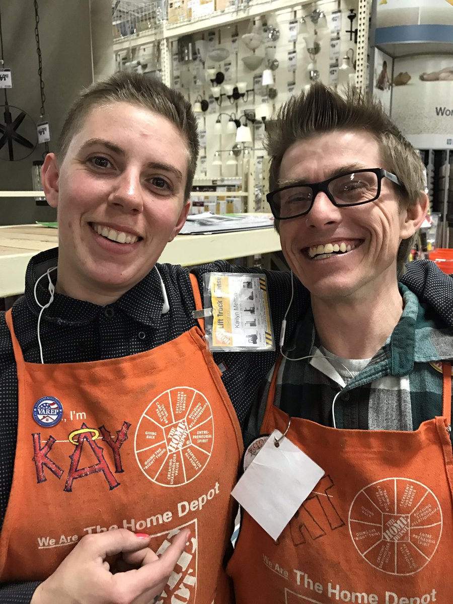 KayMelton17's tweet photo. Congratulations to Pat Finn getting promoted to D38 DS at 3304! I'm so proud of you and I can't wait to see the amazing things you do! https://t.co/GfCertszSJ