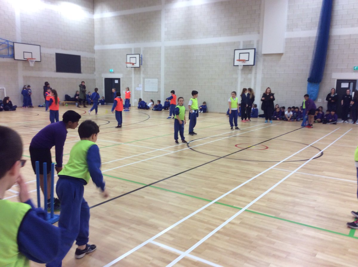 Good fun at Kwik Cricket yesterday for the Year 5s. Thanks @St_Anthonys3 #smrcsport