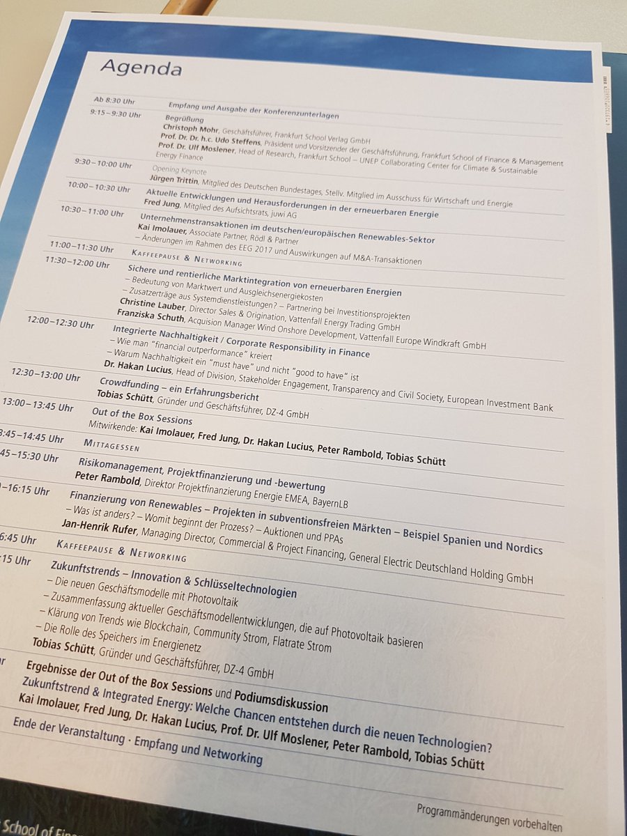 #REnergy2017 Konferenz beginnt. Mit <a href="/JTrittin/">Jürgen Trittin</a> <a href="/juwiGruppe/">JUWI</a> Fred Jung und viele anderen. Ehre in diesem Kreis <a href="/dz4_news/">DZ4</a> zu vertreten