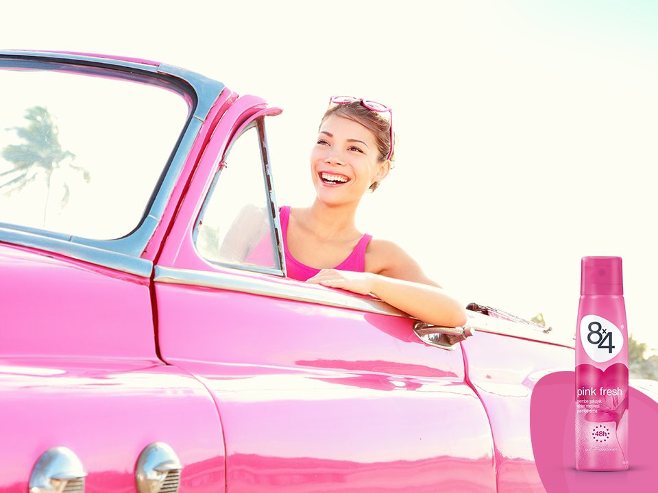 Yepyeni 8x4 Pink Fresh, kadınsı kokusu ve ferahlatan tazeliğiyle seni büyüleyici bir yolculuğa çıkaracak.