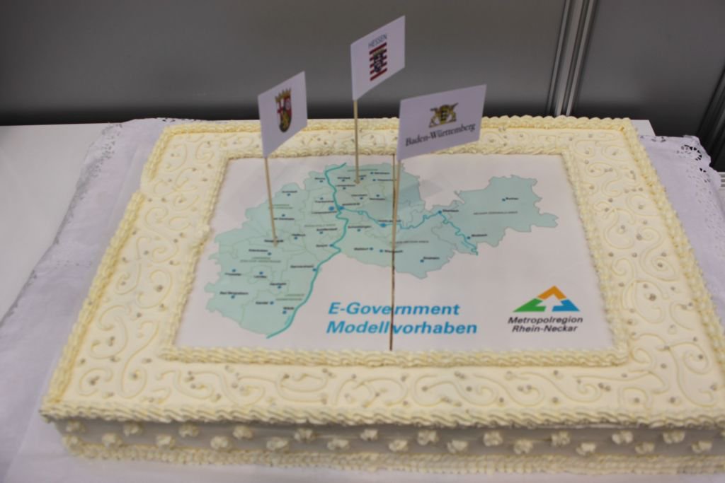 EGovRheinNeckar's tweet image. Lange ist es schon her ... Auf der #CeBIT2016 Verlängerung des #EGovernment -Modellvorhabens gefeiert #RheinNeckar #Digitalisierung