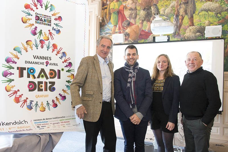 Le 8e Tradi'Deiz aura lieu ce dimanche 9 avril à Vannes et présenté aujourd'hui à l'Hôtel de Ville ! kendalch.com/2017/03/Tradi-…