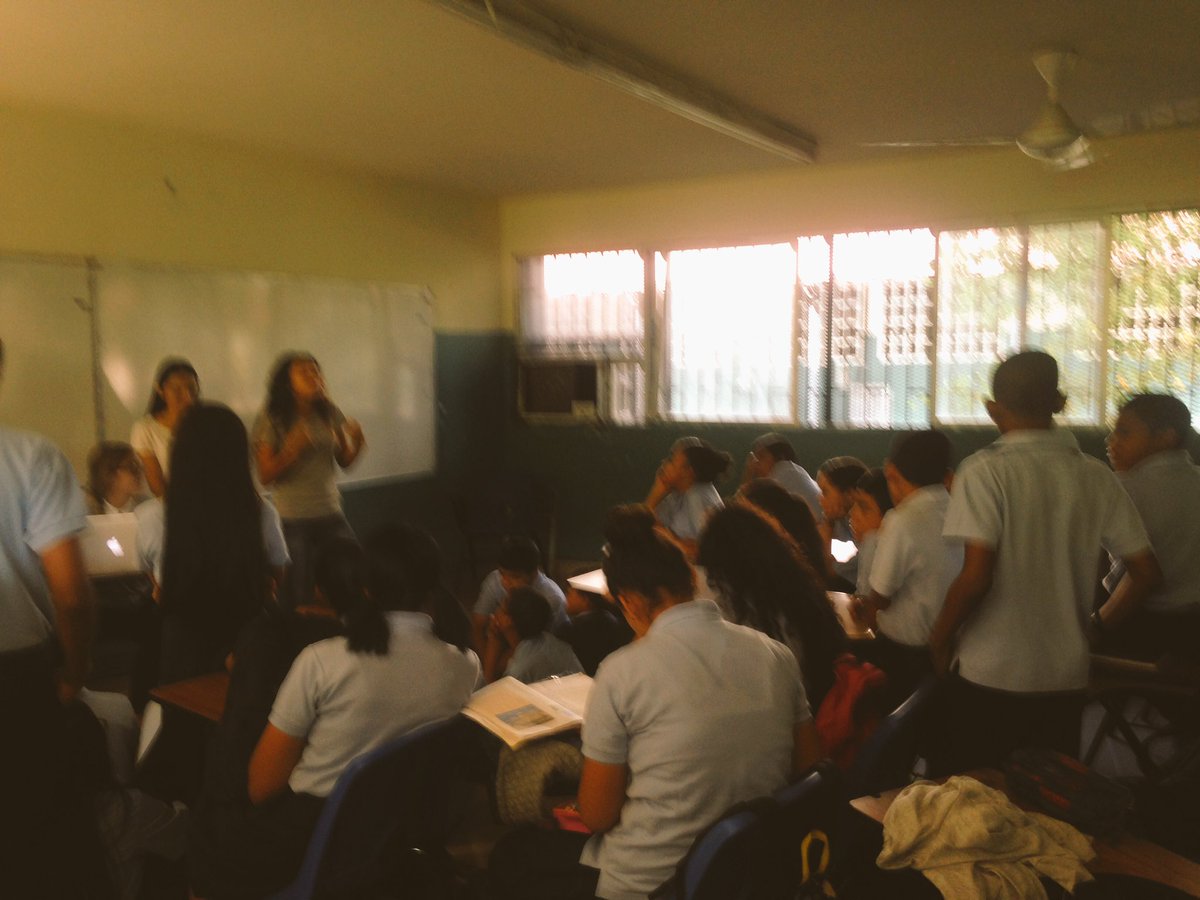 tareatuitera's tweet image. El grupo D03 compartió hoy con estudiantes del #InstitutoAmérica temas sobre #CyberBullying y #sexting, entre otros. 📲🔍 #Digital #PerDig