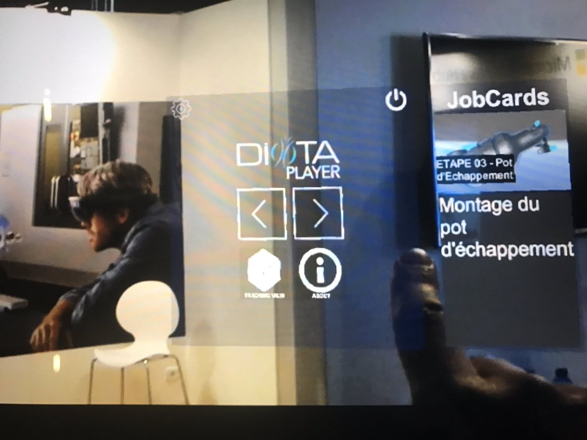 Diota_Group's tweet photo. #DiotaLV17:DiotaPlayer for @HoloLens présenté sur un moteur @GroupePSA avec des contenus @segula_group en partenariat avec @microsoftfrance https://t.co/AIjffXSBi4