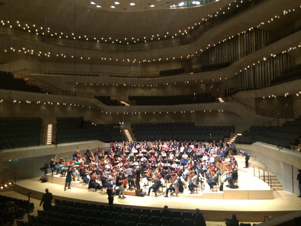 #OnTour @bolivarsymphony in Beethoven 9 rehearsals <a href="/elbphilharmonie/">Elbphilharmonie</a>. Final concert in their Hamburg cycle tonight! ow.ly/5xqW30abtBu