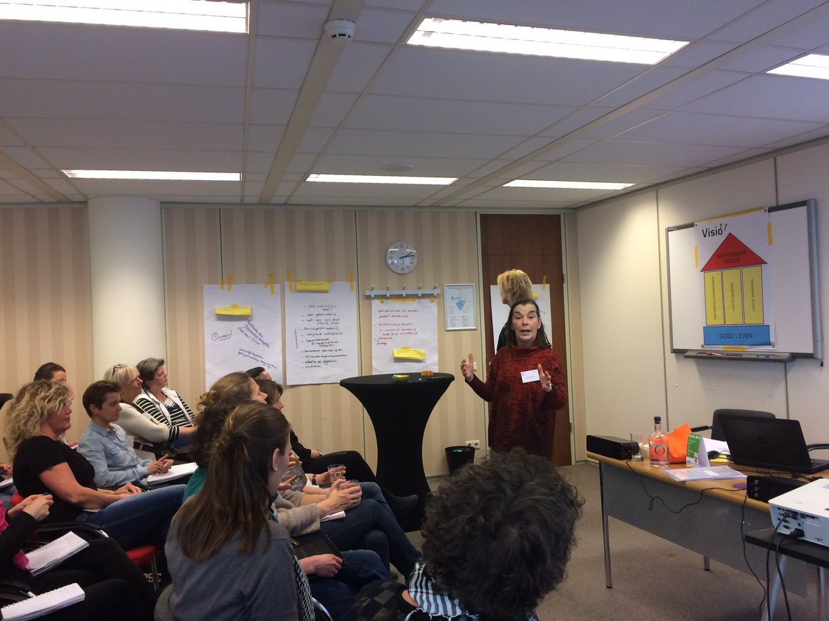 Kijkwatkan's tweet photo. 1e interactieve workshop Kijk wat kan! Geïntegreerd onderwijsaanbod en werkwijze vanuit Zorg en Onderwijs samen  #EMBcongres @KonVisio https://t.co/sW601XjwgG