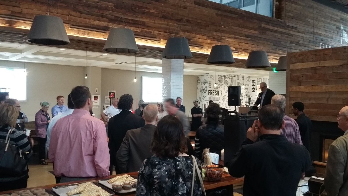 FranNetNeIa's tweet image. Inspiring start to day networking with #entrepreneurs #flagshipcommons #omahachamber