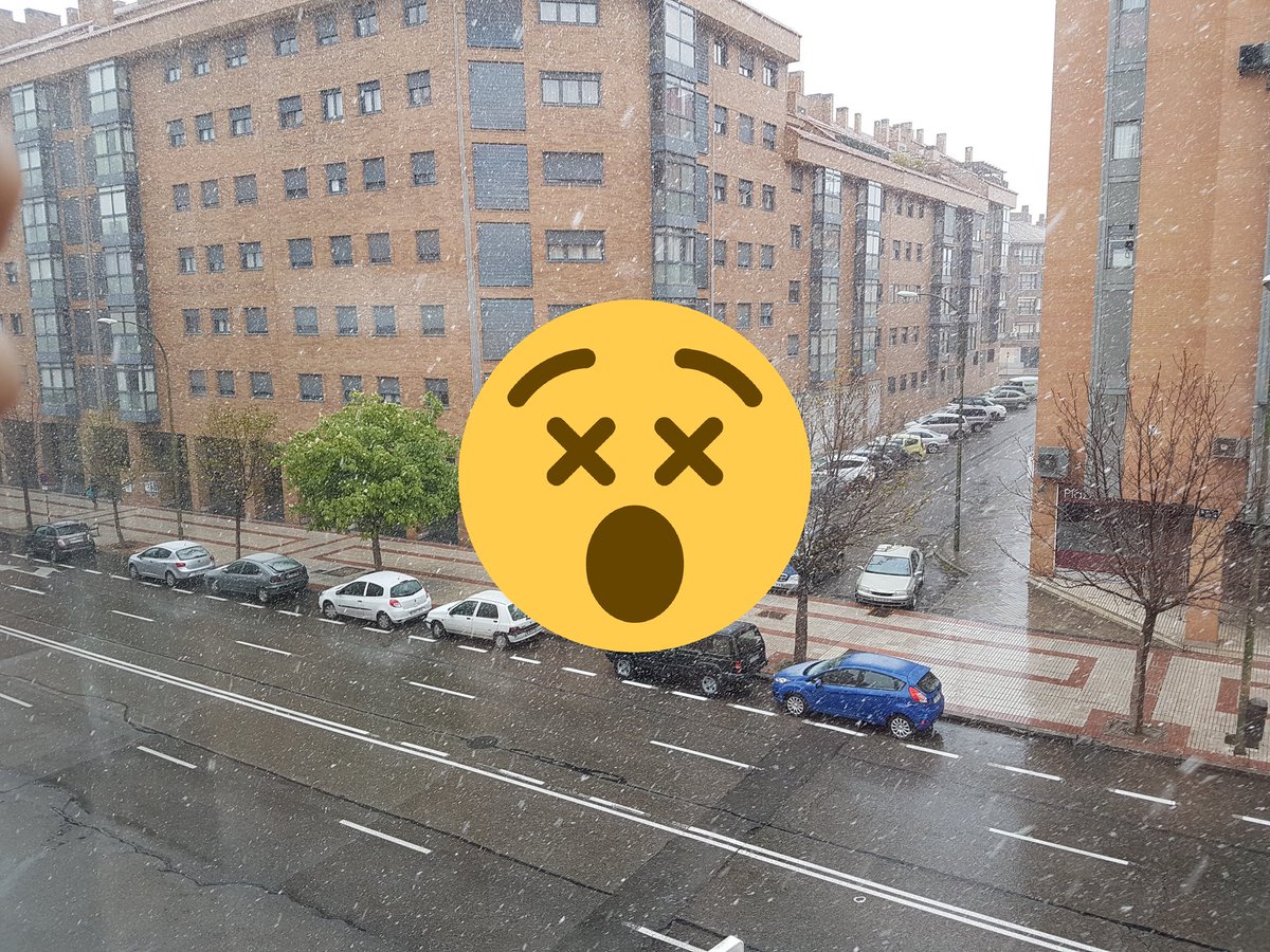 CarlosGlez2005's tweet photo. Vaya nevada en Madrid 😲 https://t.co/NeU8qour40