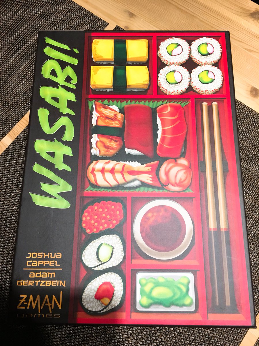翔 בטוויטר Wasabi は海外で食べるスシをリアルに再現して美麗さとヘンテコさ兼備のツッコミ満載ボドゲ 箱絵 メニュー風衝立 寿司ネタ 緑わさびトークン リアル皿 すのこボードなどはお見事 ゲームも2 5種の寿司ネタを連続で配置しセット