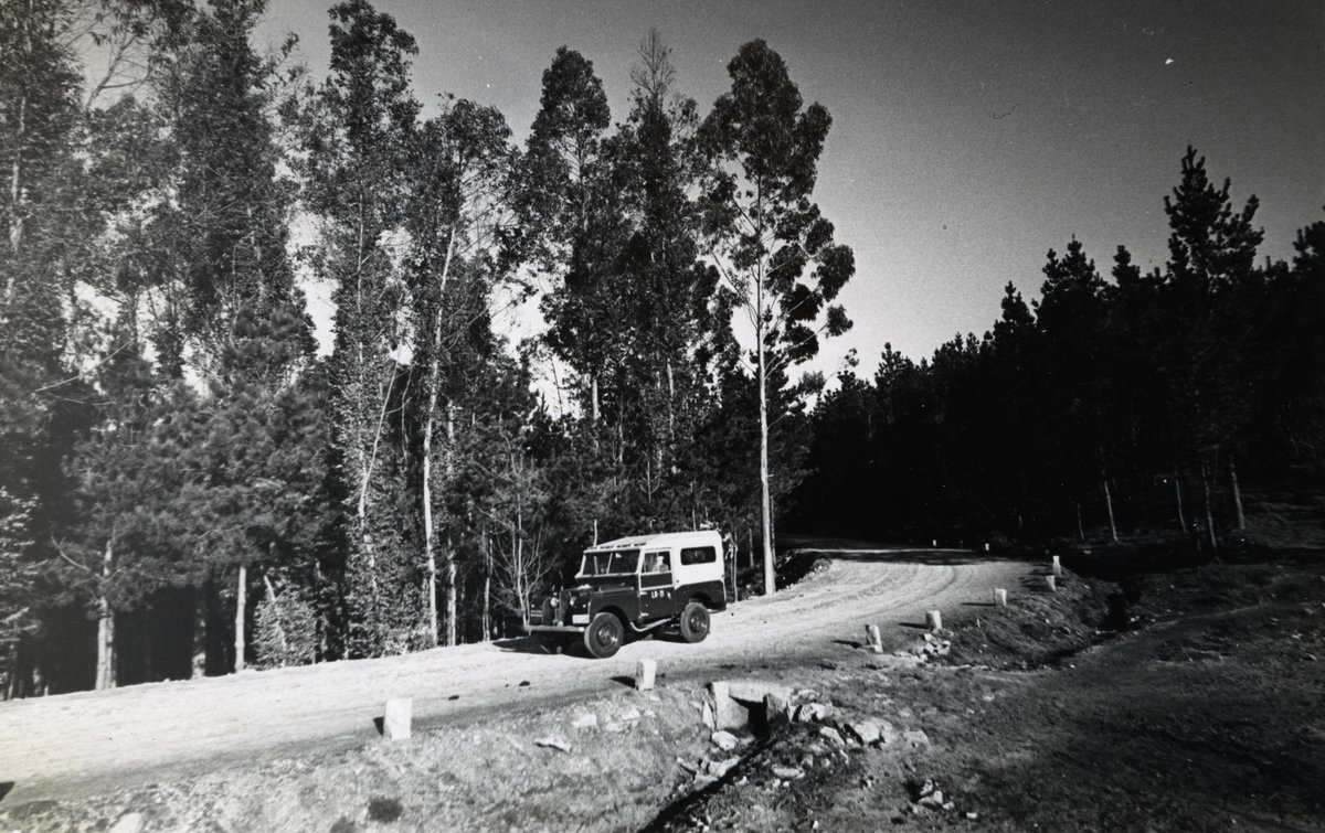 depo_es's tweet photo. Hoxe viaxamos no tempo a #Meis!
#DepoArquivo #TBT
Ponte en Zacande,1960
Mosteiro #Armenteira,s.f.
Monte #Castrove,1957
As #Congostras,1955 https://t.co/hF7ui2NgDw