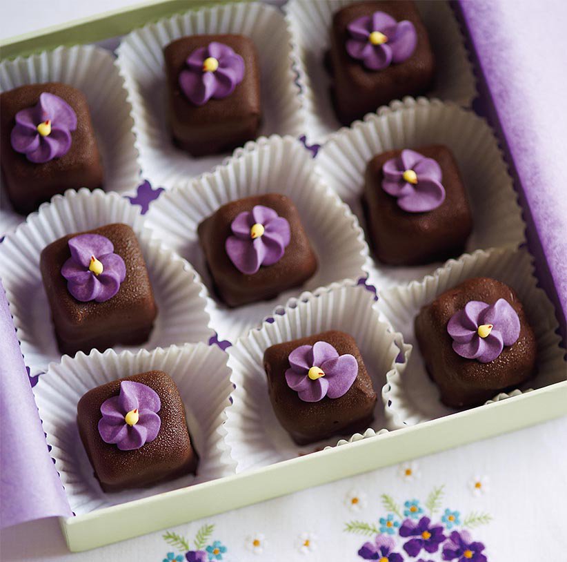 RylandPeters's tweet image. We've got your #MothersDaygifts covered with 3 simple sweet treat recipes by @SuzyPelta @MillisKitchen @puddingqueen rylandpeters.com/blog/sweet-ide…