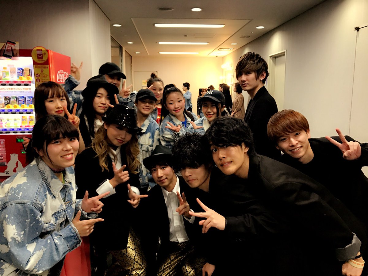 kurehasu's tweet photo. なんばHatchでのイベントにこちらのメンバー出演させていただきました☺️☺️👏
新体制どーでしたかね??笑
照明ばっちりで楽しく踊れました〜😊😊💗ありがとうございました!
みんなタグつけできひんやないかーい。笑
#promosaka https://t.co/CbhU3S2Yjz