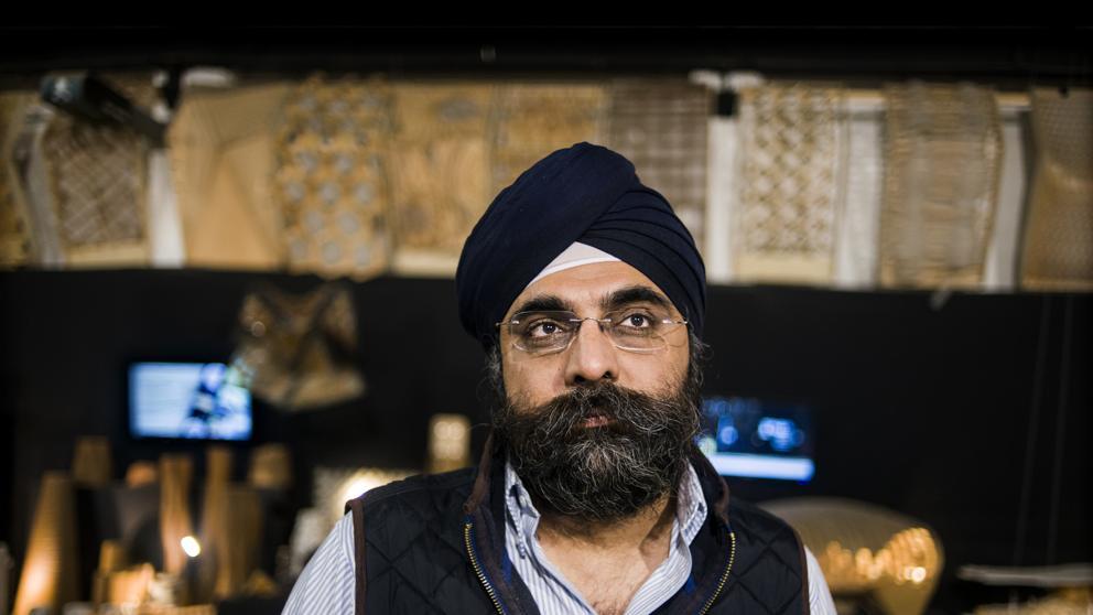 LaVanguardia.cat (@lavanguardiacat) on Twitter photo "ConstruĂŻm 'wikicases' com si fossin mobles d'Ikea", Indy Johar, arquitecte
bit.ly/2o803dB per <a href="/LluisAmiguet/">LluĂs Amiguet</a> "ConstruĂŻm 'wikicases' com si fossin mobles d'Ikea", Indy Johar, arquitecte
bit.ly/2o803dB per <a href="/LluisAmiguet/">LluĂs Amiguet</a>