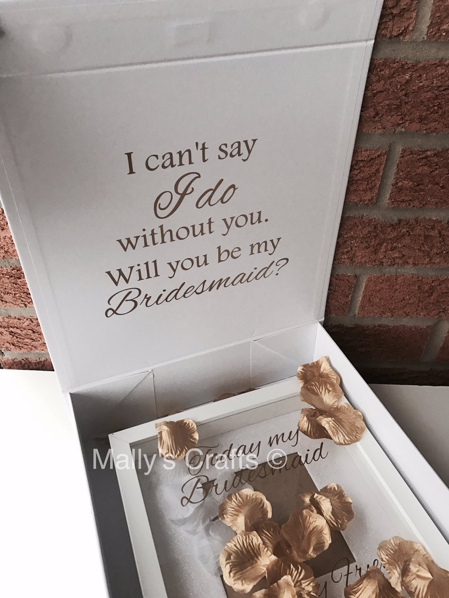 CraftsMallys's tweet photo. Asking someone to be your bridesmaid? You'll need this!! All colours are changed to your own tastes. https://t.co/UscWwCpiQN #bridesmaid https://t.co/pZXbL0mo0K