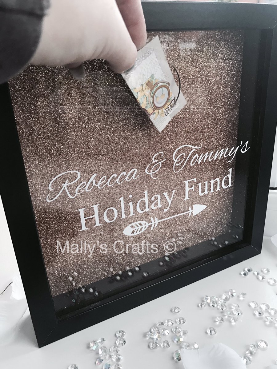 CraftsMallys's tweet photo. New holiday fund frame - colours &amp; names are changed to your own tastes! Just £18.99 and p&amp;p https://t.co/UscWwCpiQN ❤ #fund #frame https://t.co/r3iKKX2FZT