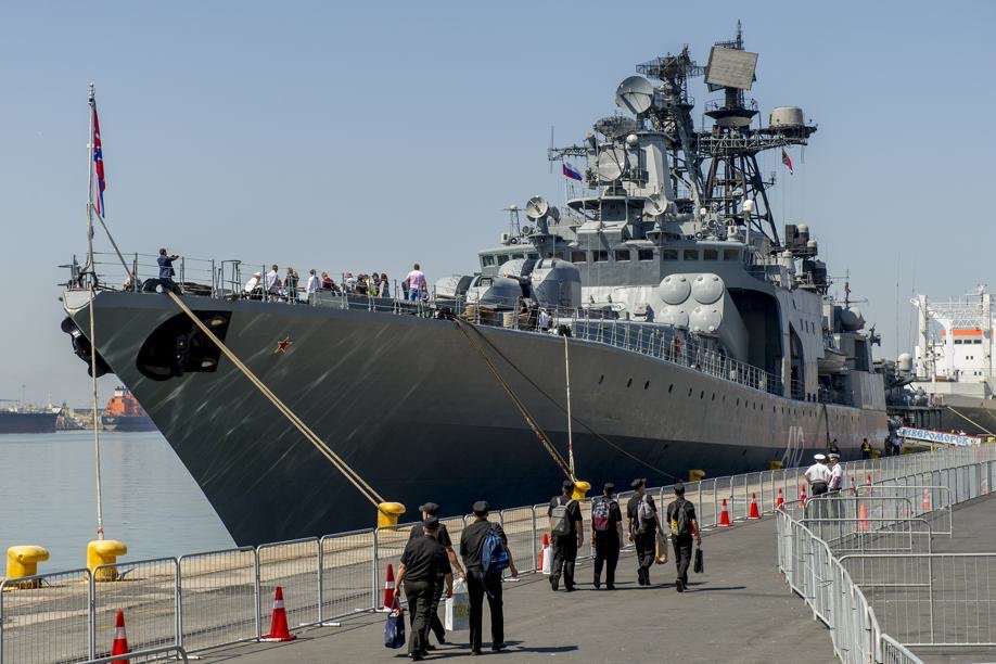 RusConsCapetown's tweet photo. "#Kaap'se hitte laat #Russies'e vlootlede bontstaan" deur @mlhrbn - https://t.co/hoRdBjbGL3 https://t.co/Bc2VLGUI0N