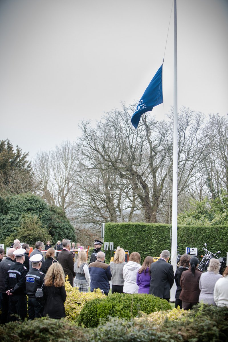 SurreyPolice's tweet photo. As officers &amp; staff #WeStandTogether &amp; observed a minute's silence in honour of those involved in the attacks in #Westminster yesterday. https://t.co/cvAcYUJ5iM