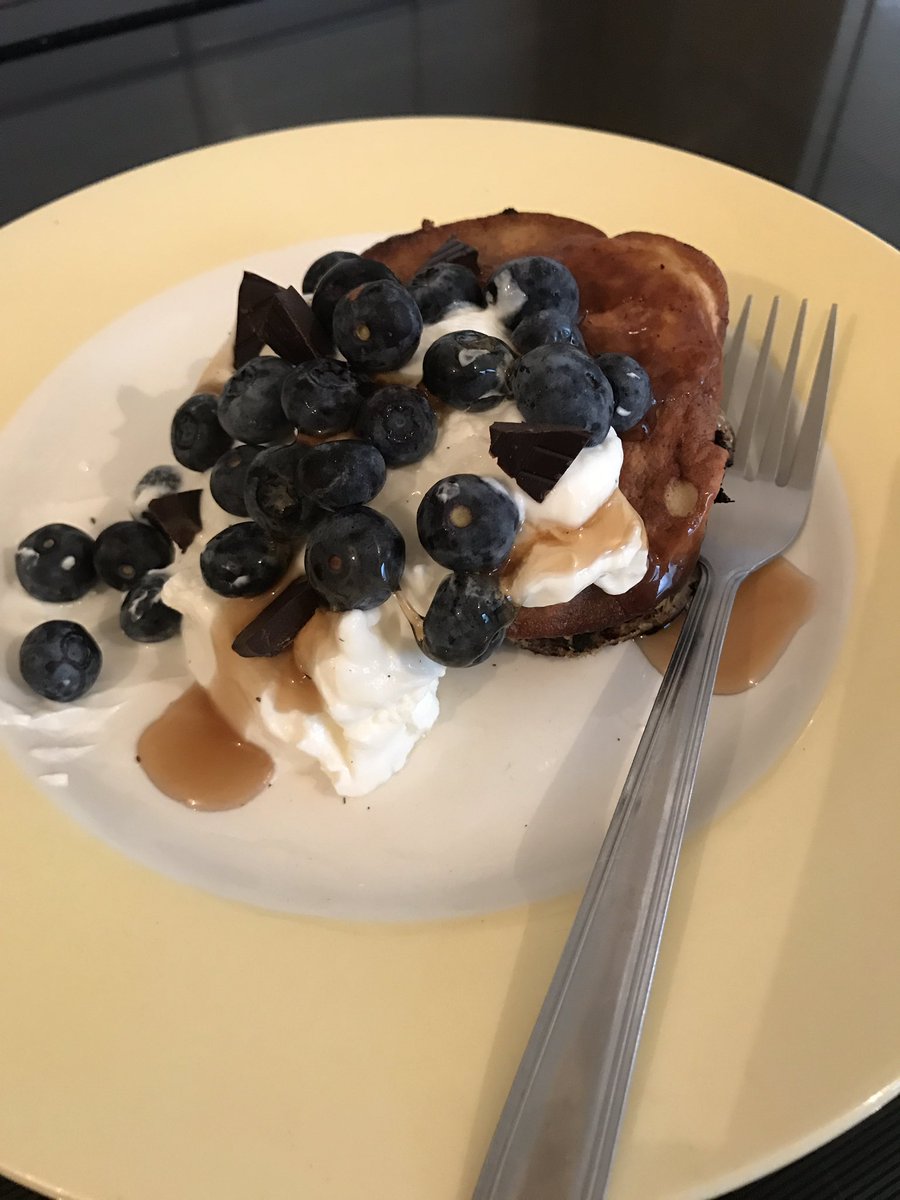 nataliepriceSF's tweet photo. Just smashed a hiit & made these bad boys @thebodycoach from the 3rd book! Yum! #lean15 #proteinpancakes #refuel 💪🏻 https://t.co/puflVoSXRz