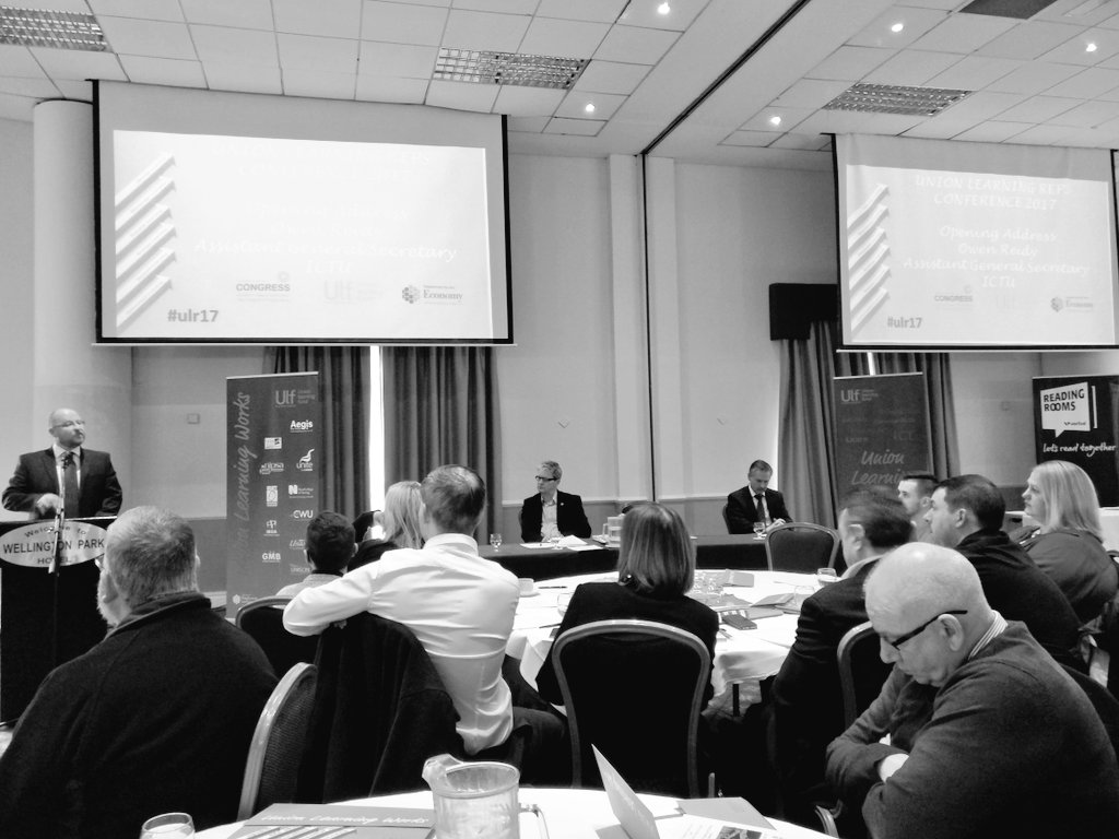 daveflanagan123's tweet photo. Alongside @GMBReachoutNI and @unionpeople @GMB_union members for #NorthernIreland #UnionLearning Reps conference. https://t.co/38vrOf8tNB