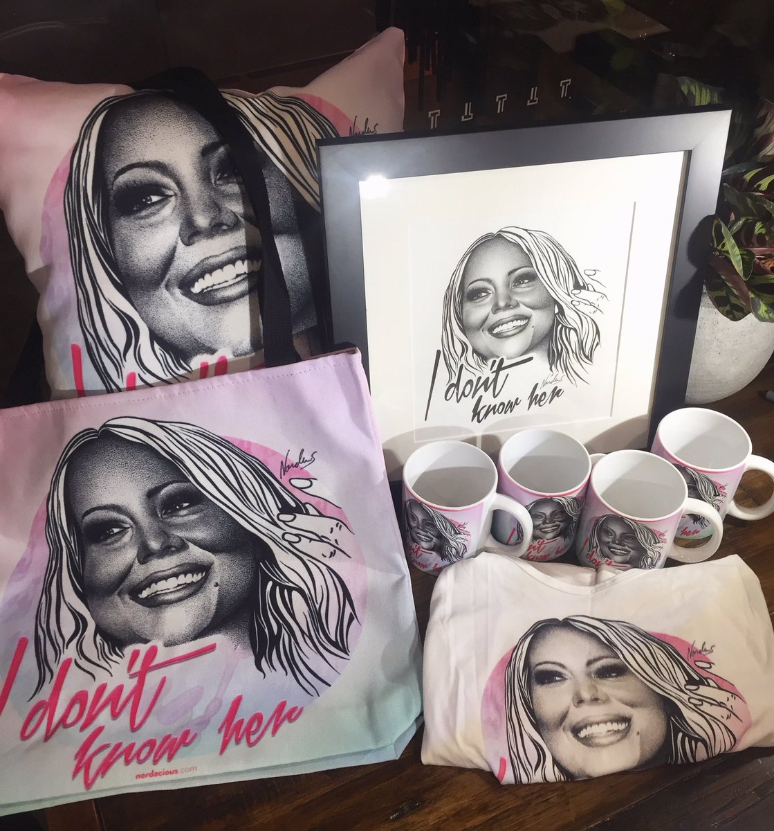 nordacious's tweet photo. Screaming at how much the tank top looks like @WendyWilliams 😅 c u tomorrow night, Brisbane! Get ur tix: https://t.co/1kQjikWzIA #LikeMariah https://t.co/TGwkGLwFiY