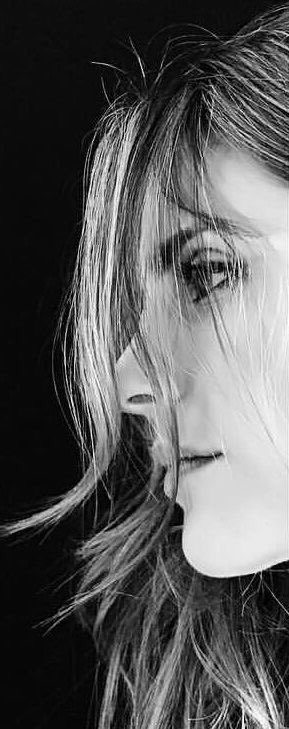 KaticCox's tweet photo. I'm off to bed, but I love Stana Katic β€οΈ she is the greatest human βπ» just saying https://t.co/vh8bUiRyBm
