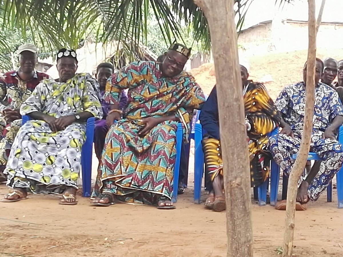 Coopermondo's tweet photo. Assistiamo all'assemblea della cooperativa Zio Togo: più di 1.000 produttori (di cui 367 donne) di #anans biologico. #impatto #sostenibilità https://t.co/8OMpsx57Lv