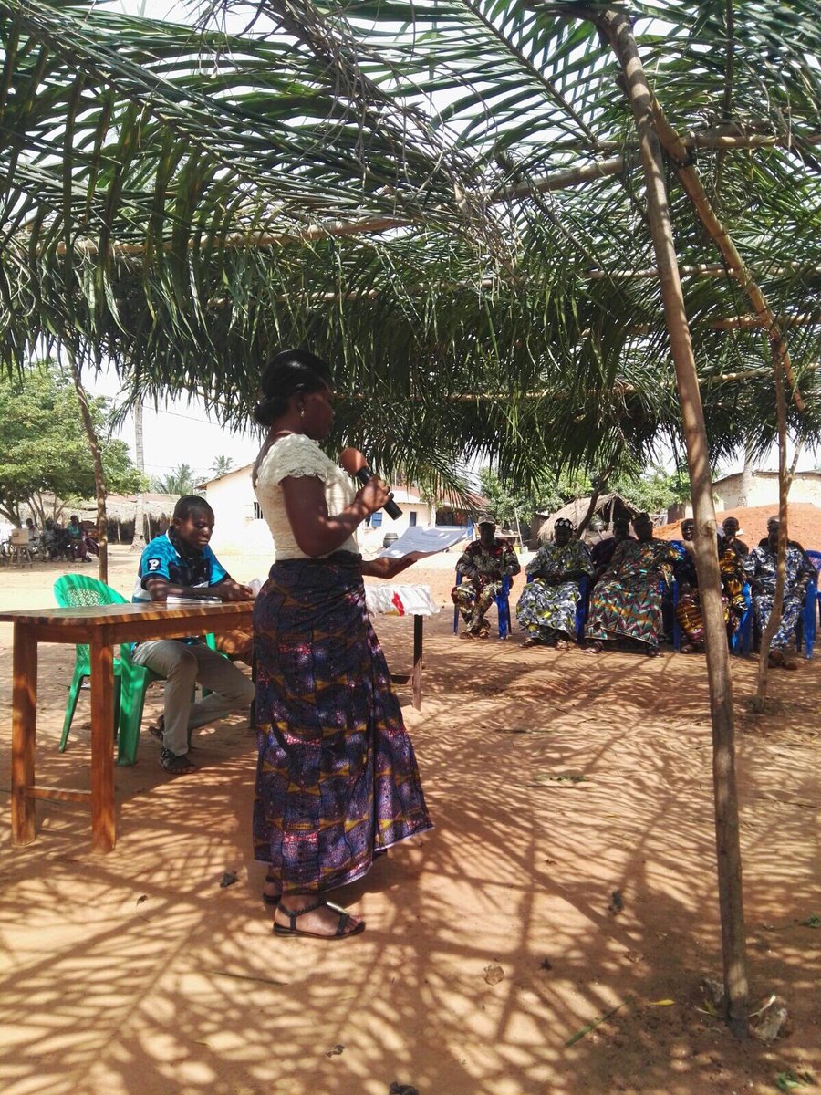 Coopermondo's tweet photo. Assistiamo all'assemblea della cooperativa Zio Togo: più di 1.000 produttori (di cui 367 donne) di #anans biologico. #impatto #sostenibilità https://t.co/8OMpsx57Lv