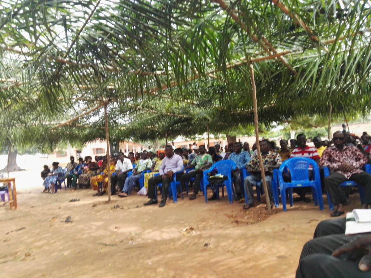 Coopermondo's tweet photo. Assistiamo all'assemblea della cooperativa Zio Togo: più di 1.000 produttori (di cui 367 donne) di #anans biologico. #impatto #sostenibilità https://t.co/8OMpsx57Lv