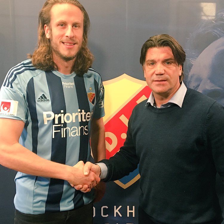 DIF_Boa's tweet photo. Blå Gult till Blåränderna!Välkommen till Djurgården, 13 Jonas Olsson #stolthetpåplats https://t.co/dnMPxIjC2P