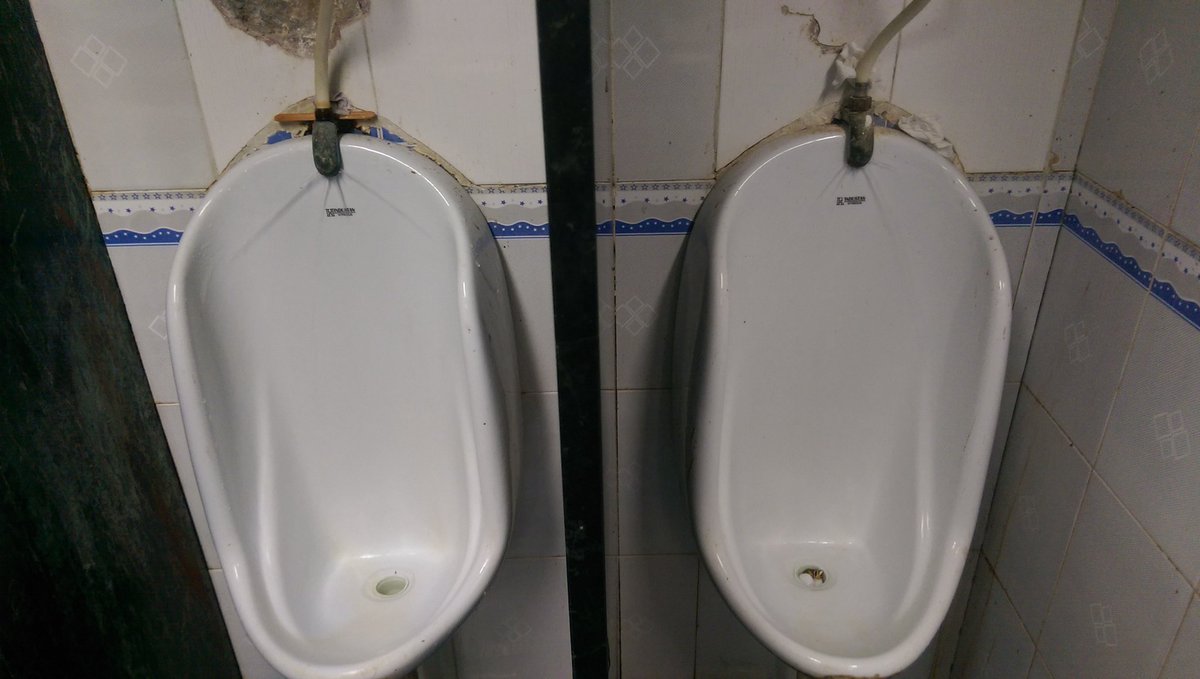 GoyalSamir's tweet photo. @sureshpprabhu @RailMinIndia Compromise in cleanliness and wastage of water in toilets of Bandra Terminus Railway station. Pl look into it. https://t.co/qVzGf4Np6Q