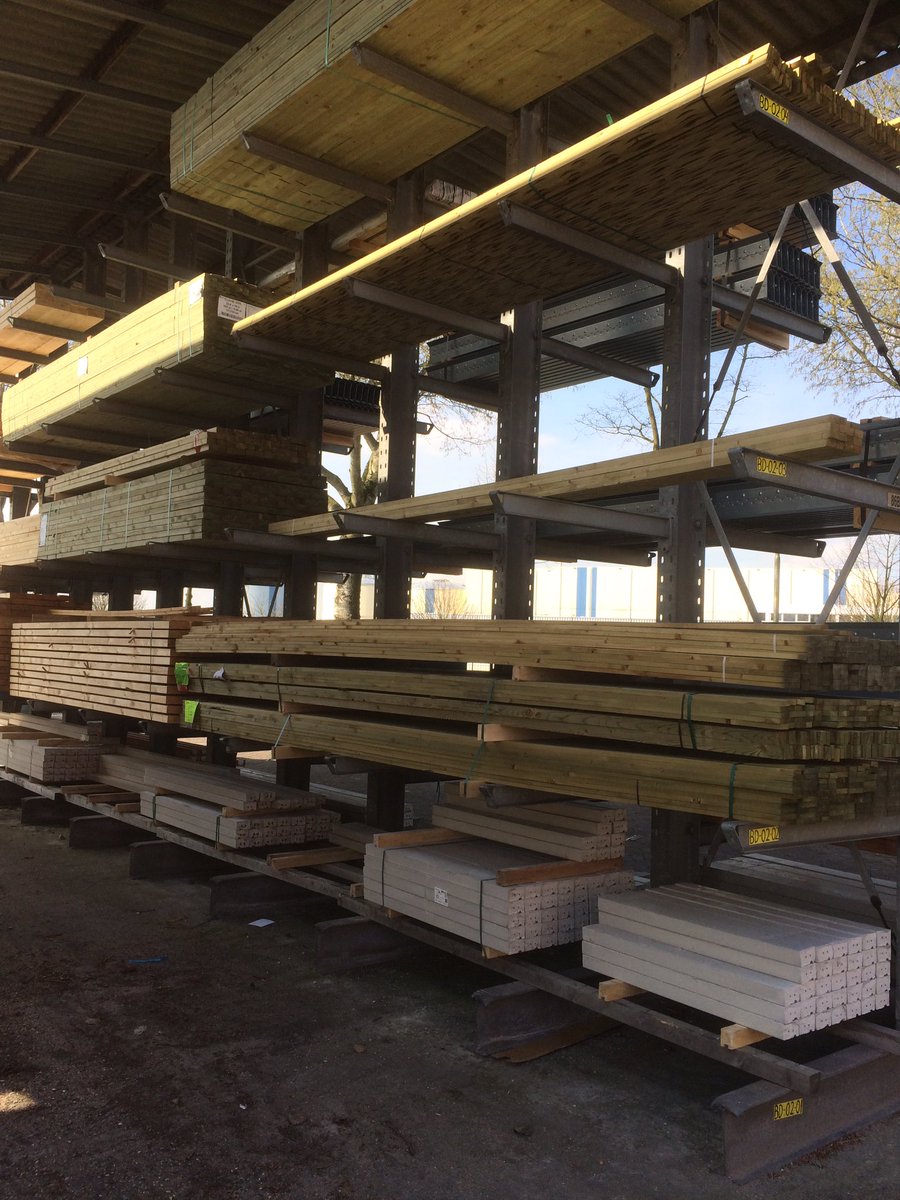 BoolMichael's tweet photo. Verkoop Tuinhout is begonnen @RKB_Roosendaal @RKB_Breda @RKB_Eindhoven #seizoen gebonden producten #complete voorraad #betonbaddingen https://t.co/fHmyvaVKDB