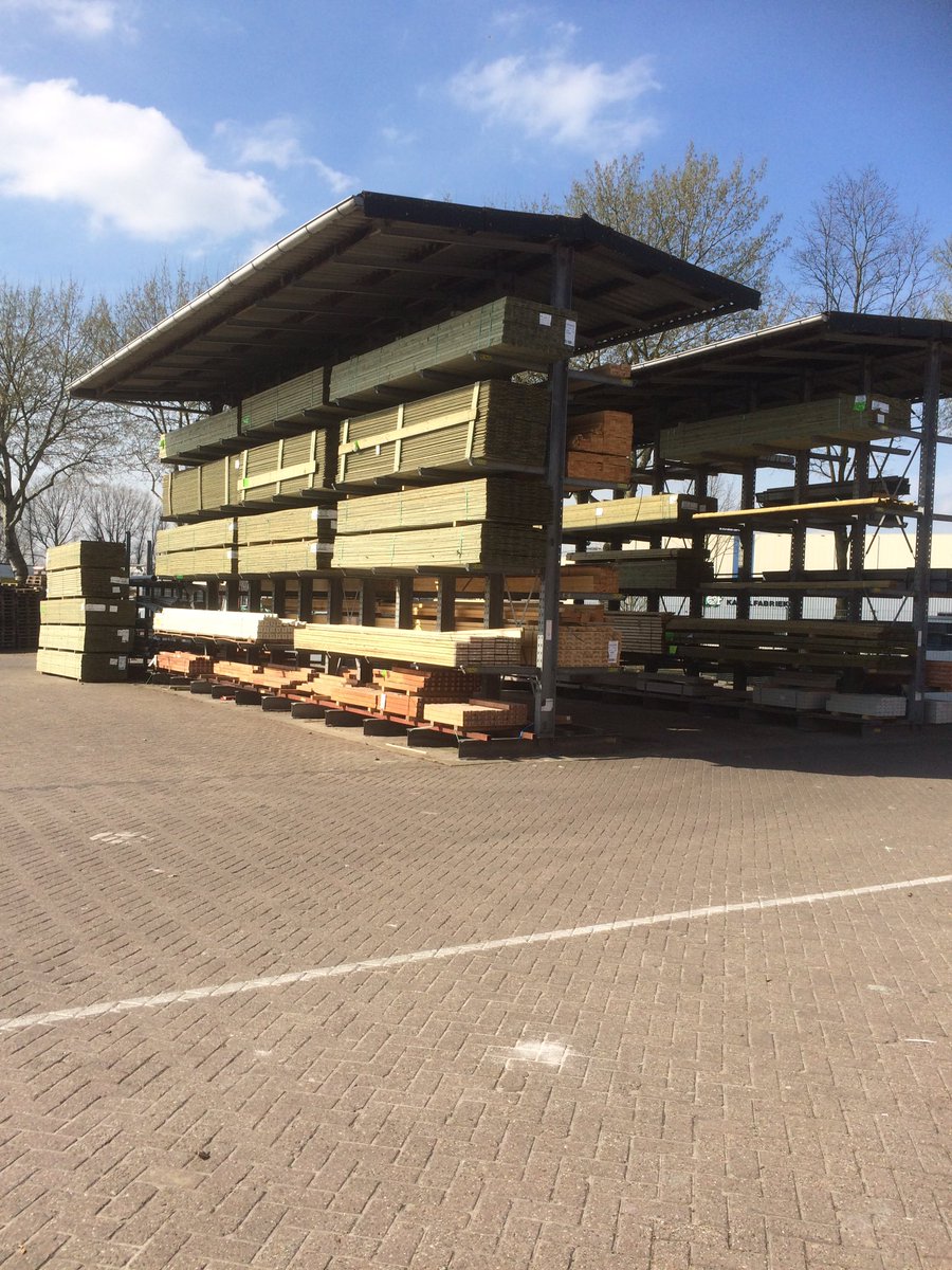 BoolMichael's tweet photo. Verkoop Tuinhout is begonnen @RKB_Roosendaal @RKB_Breda @RKB_Eindhoven #seizoen gebonden producten #complete voorraad #betonbaddingen https://t.co/fHmyvaVKDB