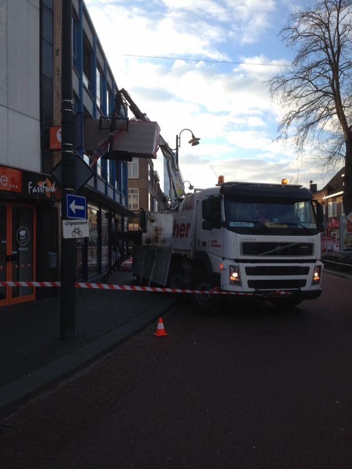 arjanbrouwer1's tweet photo. Op hoogte leveren?
Vraag bij @Raab_Karcher naar de mogelijkheden! https://t.co/yDUF3e991G