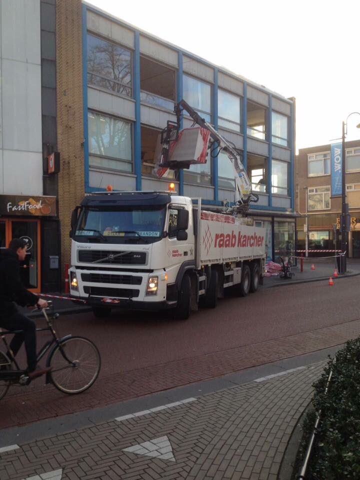 arjanbrouwer1's tweet photo. Op hoogte leveren?
Vraag bij @Raab_Karcher naar de mogelijkheden! https://t.co/yDUF3e991G
