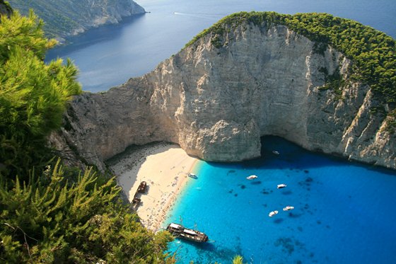 Inviting beaches and shores that warm our hearts!
#Greece #VisitGreece #ttot #travel 
visitgreece.gr/en/sea/beaches