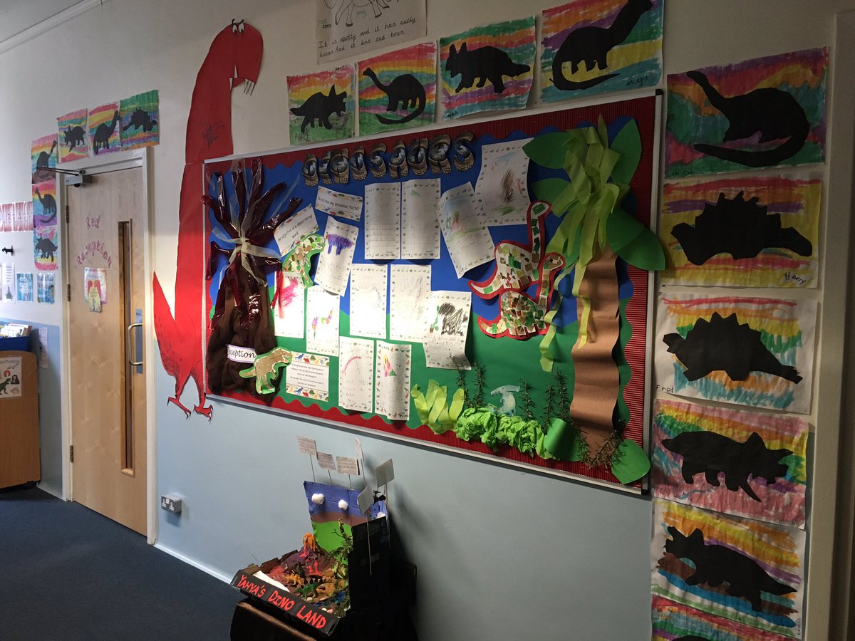 Another wonderful display <a href="/Whyteleafe_sch/">Whyteleafe School</a> this time from the <a href="/whyteleafeeyfs/">WhyteleafeEYFS</a> team #dinosaurs