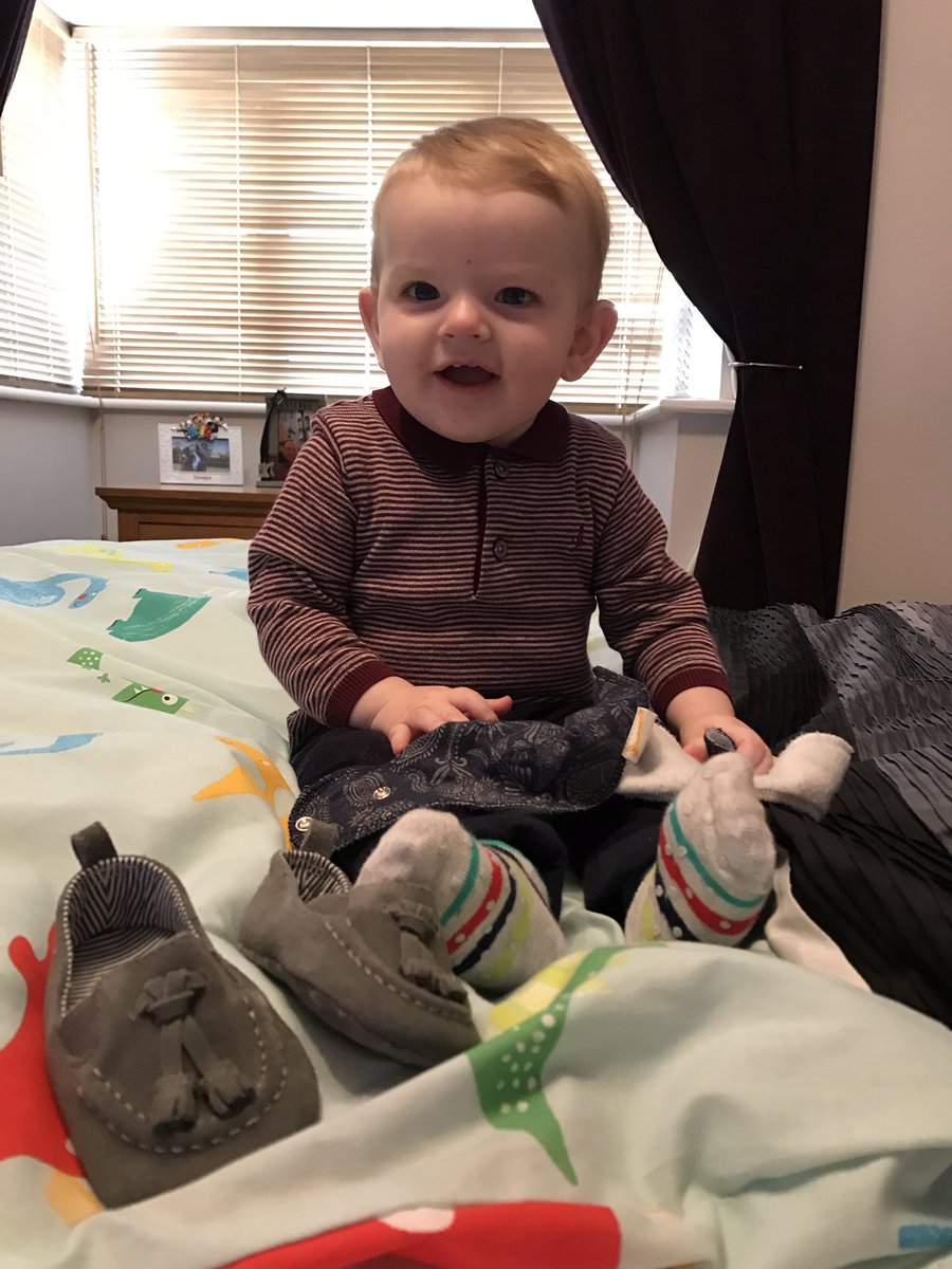 ritzbar81's tweet photo. @7owlman Hi Uncle Ryan, how dapper do I look? #thankyouformyoutfit https://t.co/fA2MVJafzn
