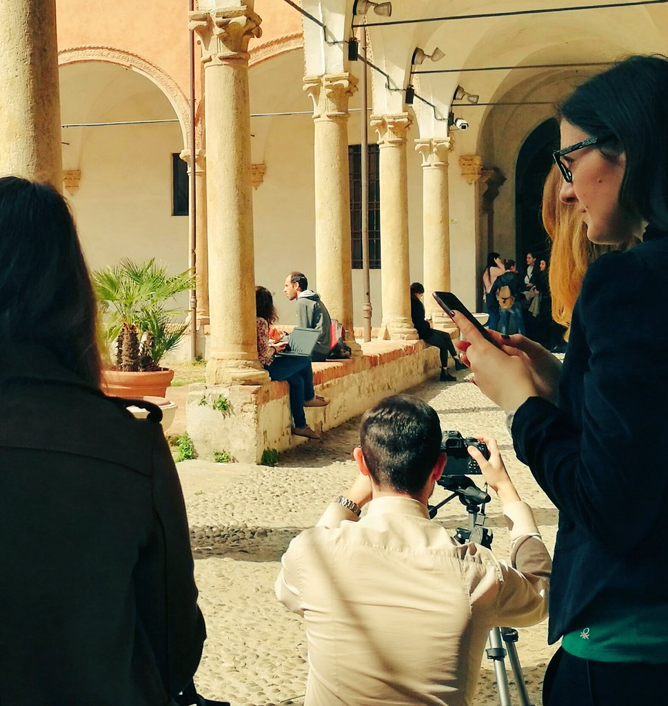 giulichina's tweet photo. Le riprese continuano al chiostro di Santa Cristina.
#ciakcompass @compassunibo https://t.co/u9lJkFlHsg