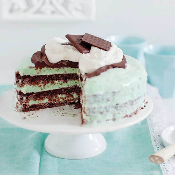 Morning #Bakers, #family teatime can be turned into a special event with some #cute little #cakes. bit.ly/Bakingclearance #baking #love