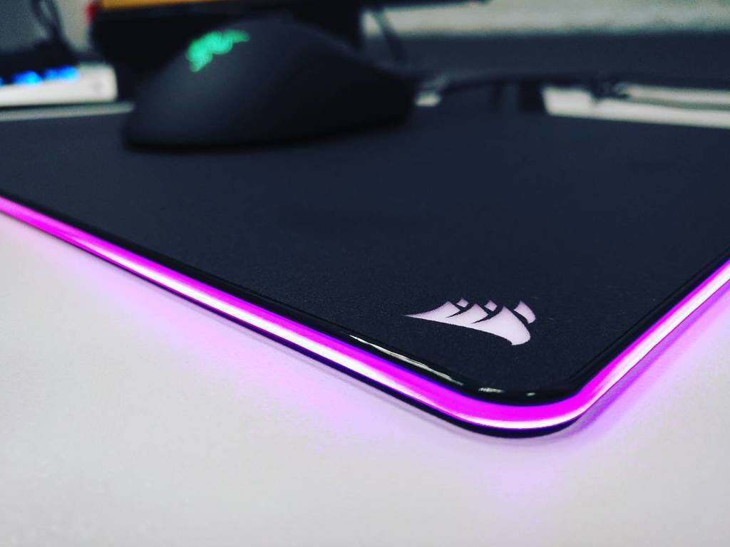 playerstrike's tweet photo. #corsair #mm800 #rgb #polaris https://t.co/XvgmkxDA2U https://t.co/aIxbXMKN7O
