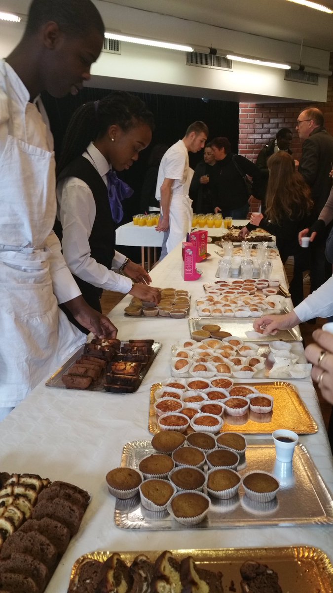 giraud68's tweet photo. @EIP91 @MAIF Colloque EIP Merci aux élèves sega Sédar Senghor Corbeil Vainqueurs trophée des métiers. Remerciements pour la pause Colloque https://t.co/fBdXqqAagB