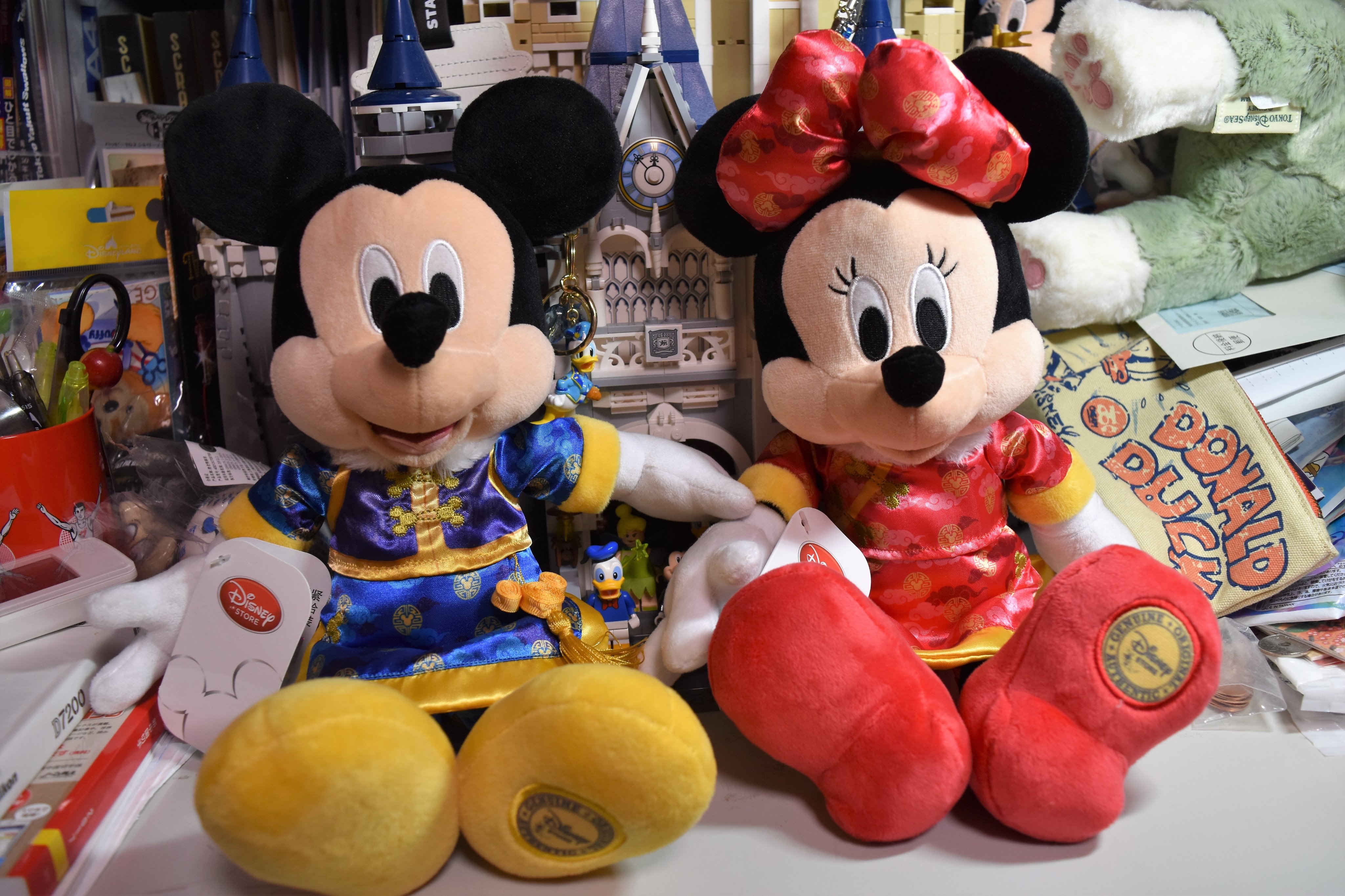 Twitter এ Naosuz 上海のディズニーストアのミキミニ 中国服でかわいい 次男からの土産 上海ディズニーストア ミッキー ミニー T Co K8bzlpur ট ইট র