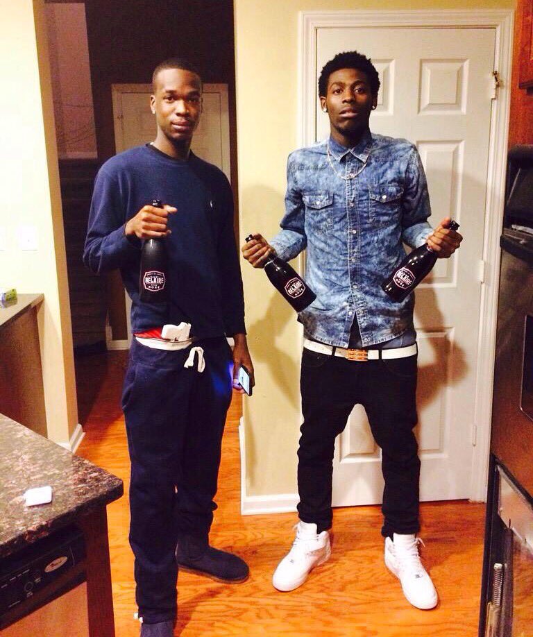 realryte_shaaa's tweet photo. Happy bday 2 my twin @RaiderSkoolz 1st 1 w out uu since we met bt hope uu have a good 1 bro n enjoy it #RRHM love uu bro https://t.co/oAOSwhAJmM