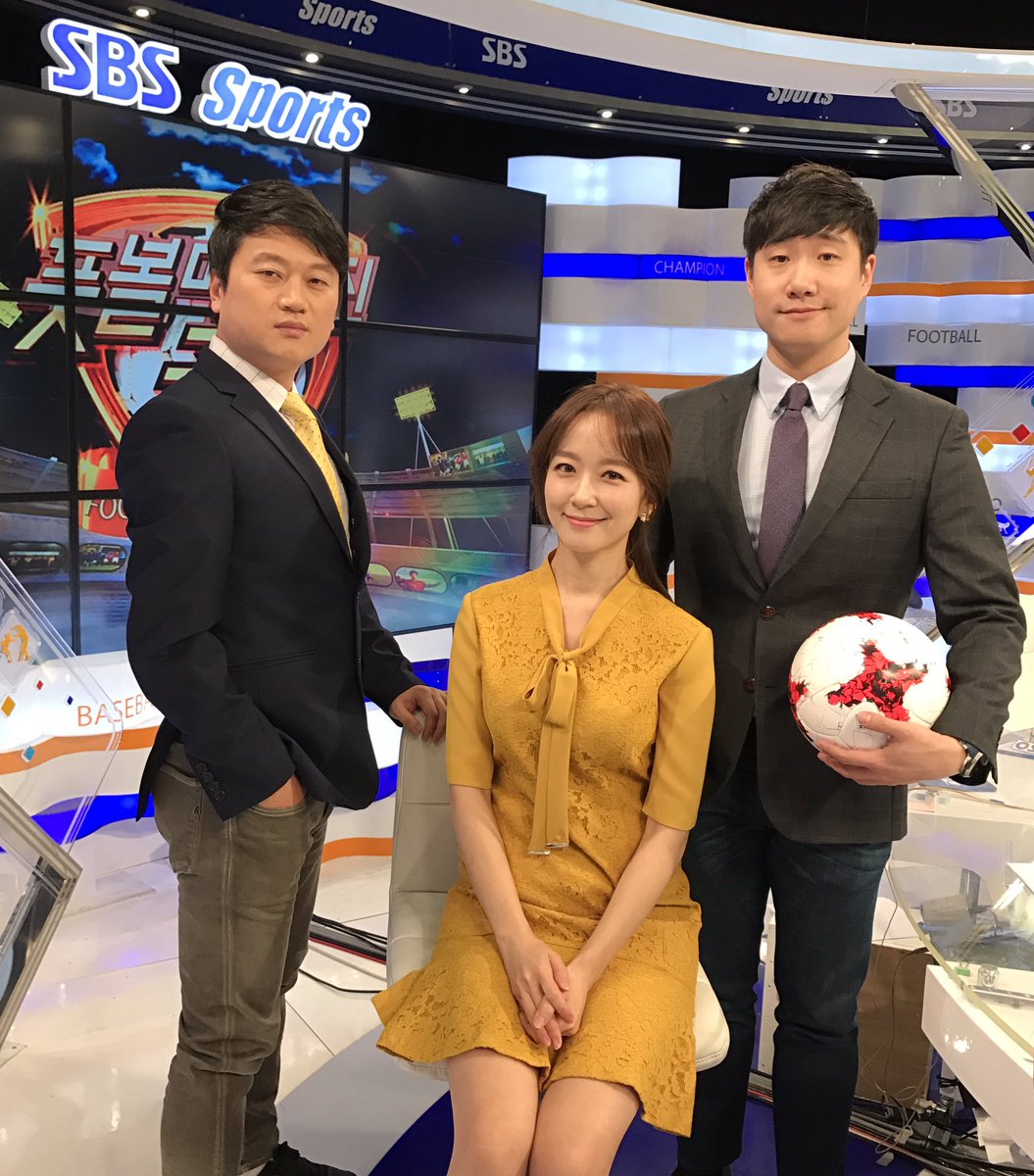 #오늘은 #축구데이
#아시아최종예선 #승리 후 #풋매골

지금부터 시작입니다
달릴 준비 되셨나요오!?

목요일에서 금요일로 넘어가는 #새벽1시 #SBS
금요일에서 토요일로 넘어가는 #새벽2시 #SBSSPORTS
