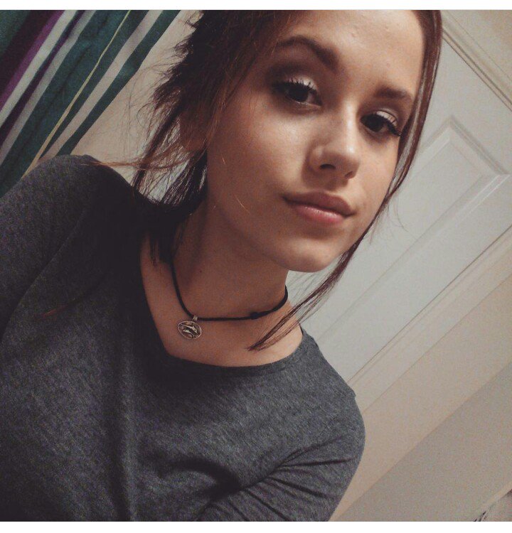 bananabots2000's tweet photo. Bad habit - the kooks #badhabit #averagewhitechick https://t.co/ShwrldmNRV