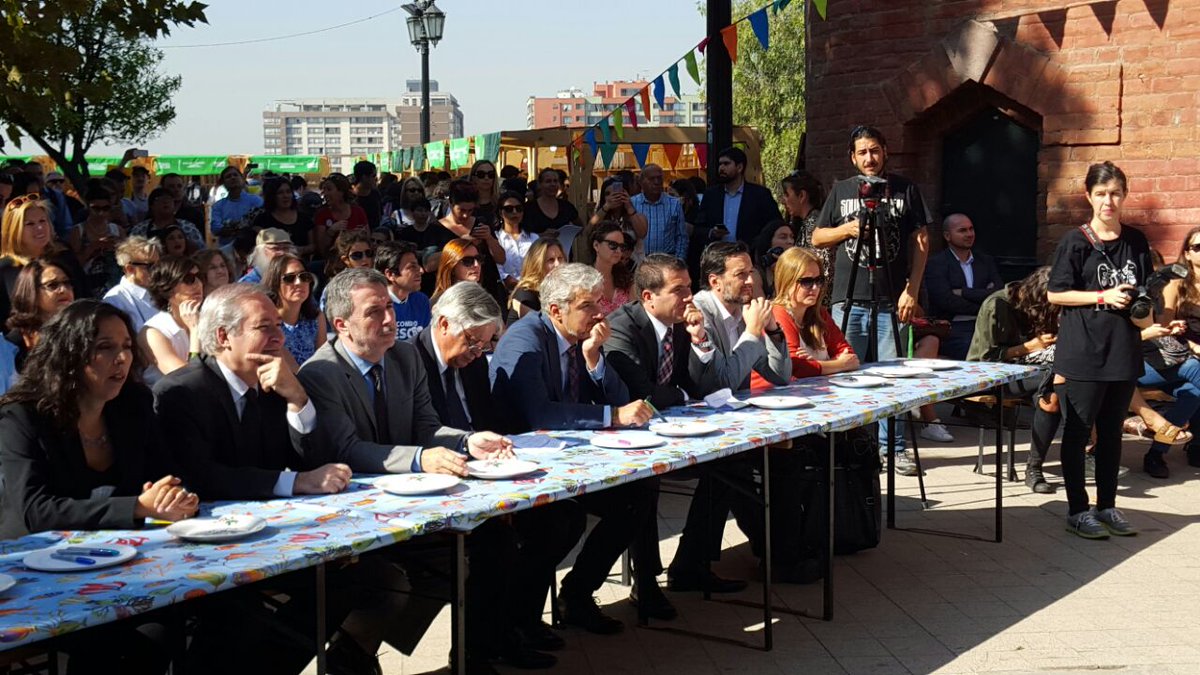 EligeVivirSano's tweet photo. Subse @jefaundez y Sec. Ejecutiva @EligeVivirSano participan en inauguración del Festival de Cocina #Ñam2017 https://t.co/VnGC8cMsdc